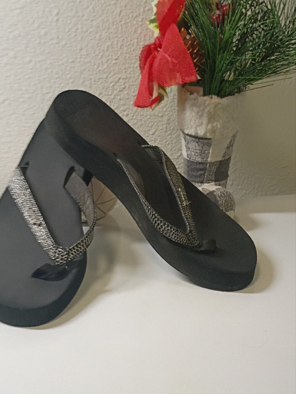 Reef Women's Black Flip Flop Sandals with Silver Rhinestone Straps - Picture 5 of 11